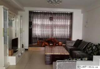 东星小区全套家电4室2厅142平米精装2楼带车位租1400元 - 曲靖28生活网 qj.28life.com